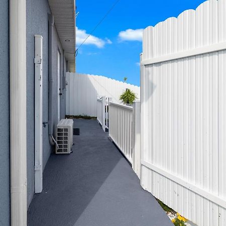 Tropical Paradise Cape Coral Exterior photo